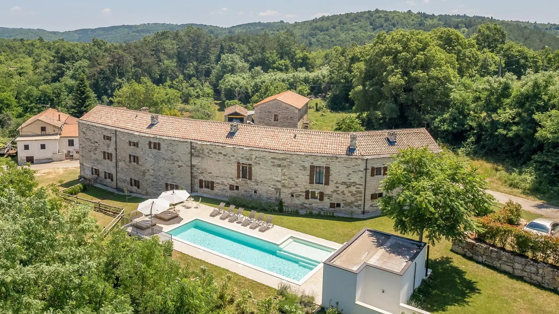 Villas Martincici With Large Pool Grožnjan Kroatië